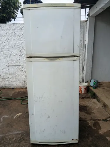 Vendo geladeira continental