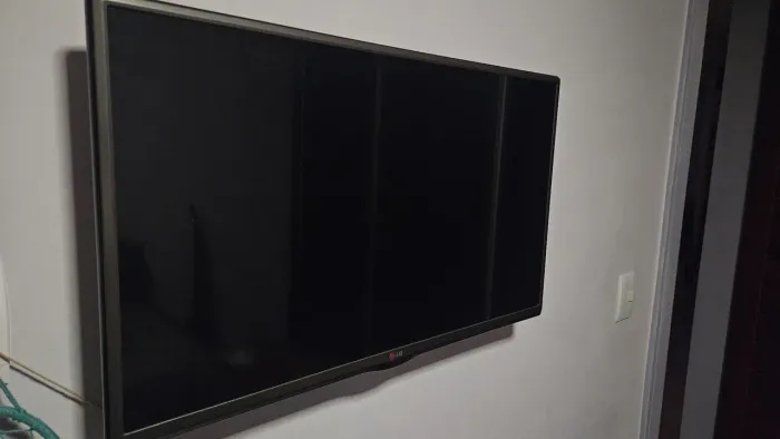 TV LG 32" HD (Modelo LN32D403)