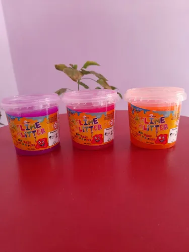 Slime com glitter (consultar cores disponíveis)