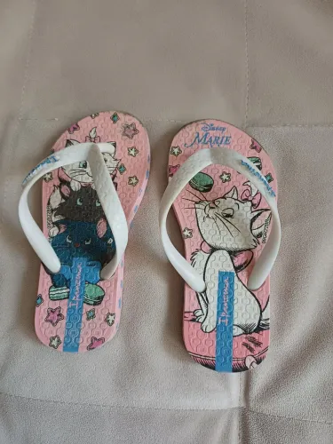 Chinelo infantil Disney Marie Ipanema tam 23-24 usado