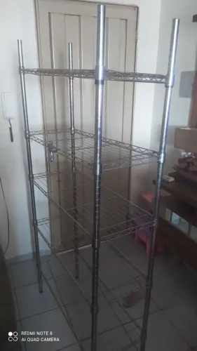 Estante cromada aramada