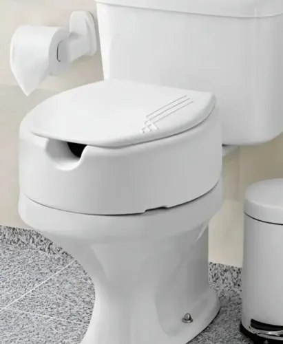 Assento Elevado p/ vaso sanitário. C/ tampa. Ideal p/ pessoas c/dificuldade de movimento.