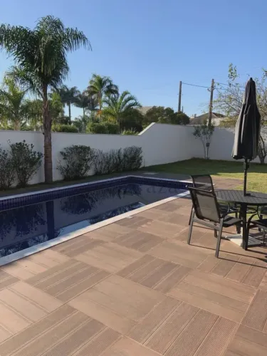 Casa em Condomínio - Fazenda Palmeiras Imperiais - 4 Dormitórios - 309m².