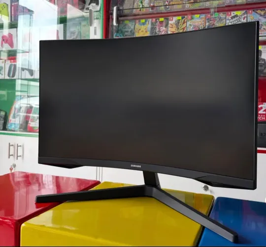 Monitor Odyssey G5 27 curvo QDH 165mhz