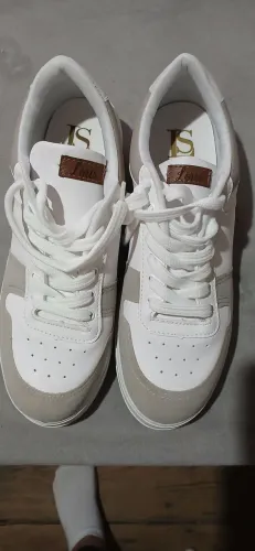 Tenis Novo