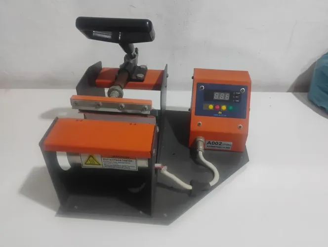 Prensa térmica canecas