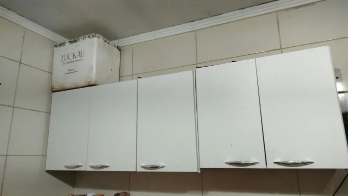 Vende-se armário e balcão