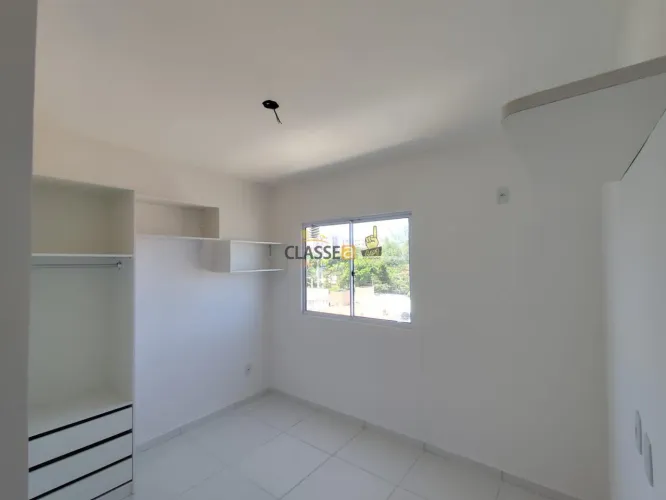 Apartamento 2 Quartos com armários no Parque Candeias