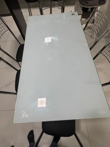 Mesa de 6 Lugares ( + cadeiras)