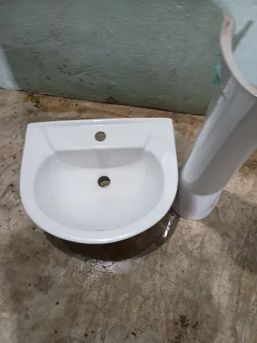 Vendo Lavatório banheiro com coluna