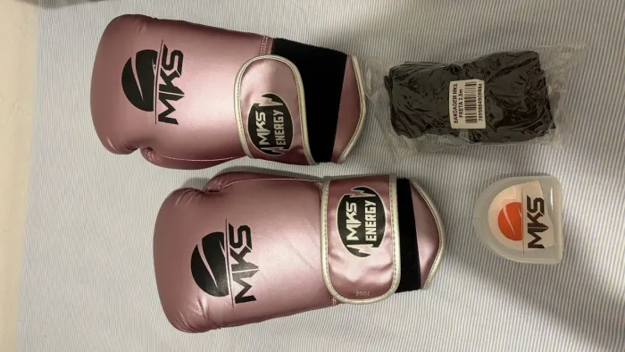 Kit de kickboxing MKS: luvas, ataduras e protetor bucal