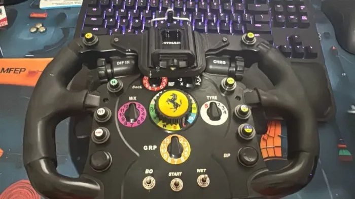 Aro F1 Ferrari (Fernando Alonso) - Thrustmaster