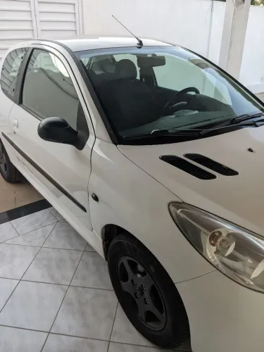 Peugeot 207 XR 1.4 Flex 8V 3P 2013