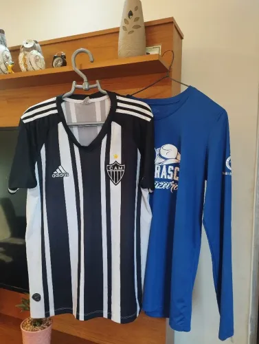 Kit Duas Camisas De Times Atlético e Cruzeiro tamanho M 