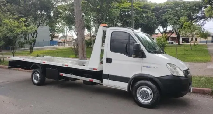 IVECO PLATAFORMA GUINCHO