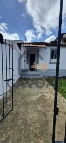 Casa para Locação em Recife, Casa Amarela, 2 dormitórios, 1 banheiro, 1 vaga