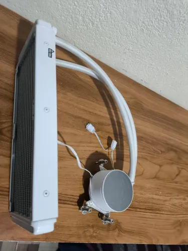 Water cooler Rise mode Branco 240mm sem fans 