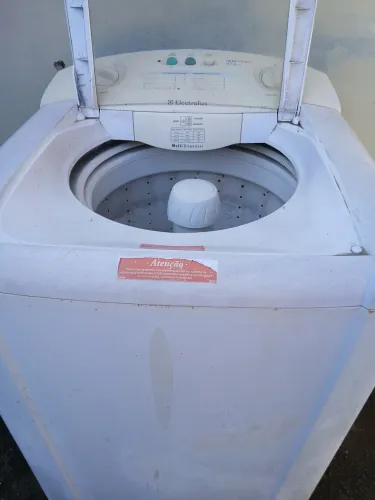 Maquina Electrolux usada funcionando