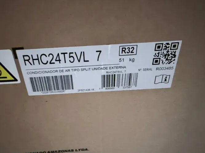 Ar condicionado Daikin 24 mil btus quente e frio inverter branco