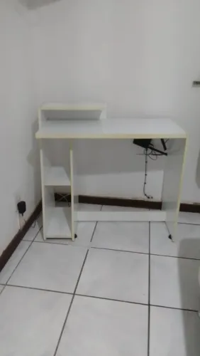Escrevaninha usada