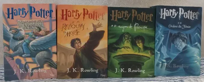4 livros da Saga Harry Potter.