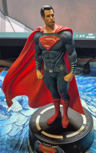Estátua Figure Superman (Henry Cavill) Escala 1/10 - Importado