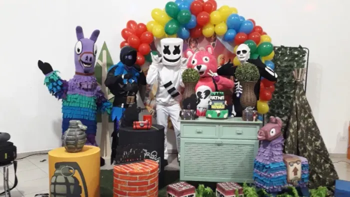 Fortinite personagens vivos cover Festa Infantil