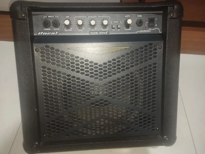 Amplificador para contrabaixo O'neal OCB-308 -30W
