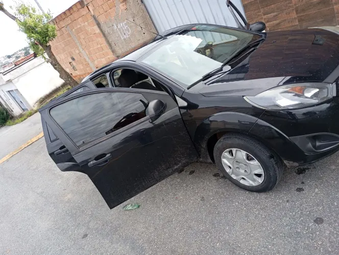 Ford Fiesta Sedan 1.0 8V Flex 4P 2013