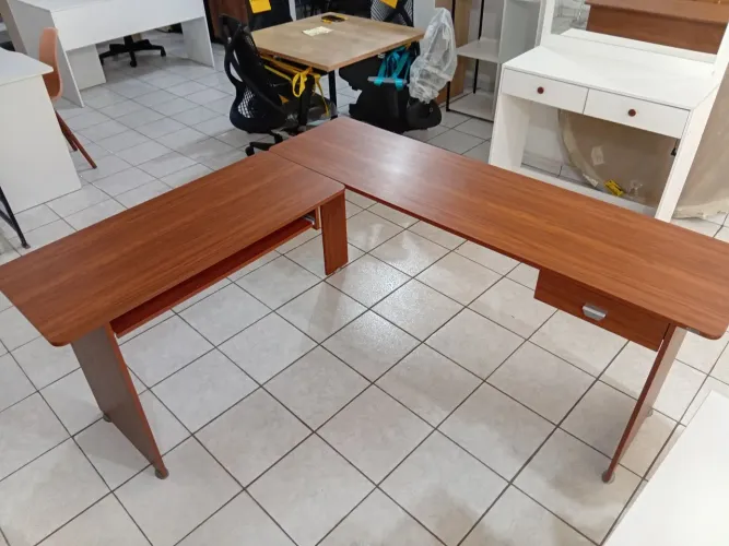 Mesa em L 1.50m x 1.65m