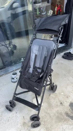 Carrinho de bebê e chiqueirinho 