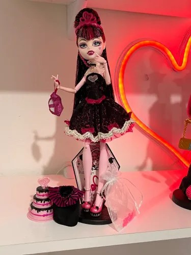 Monster High - Draculaura 1600