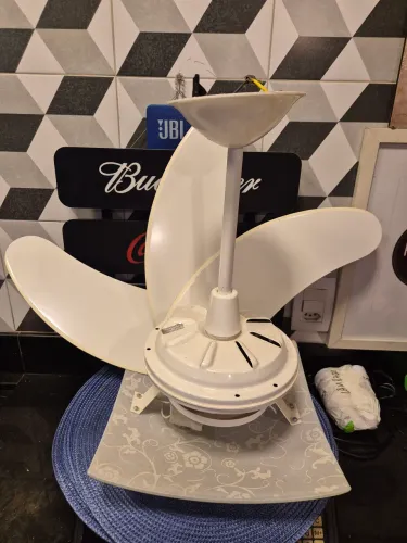 Ventilador de teto com iluminaria