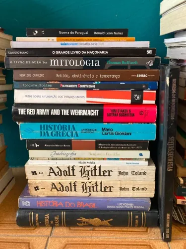 Lote 115 livros Música História Dicionário Mitologia Hitler V 1 e 2 Poesia Romance