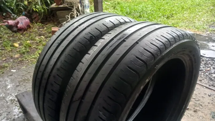 Vendo par de pneus 16 195/50 marca Kelly mesmo Goodyear bem bons barbada 180 o par