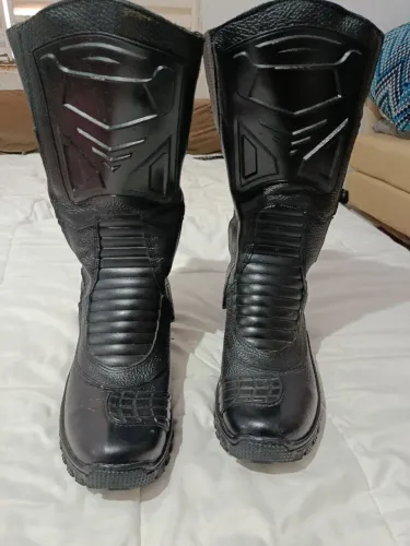 Bota de couro refletiva
