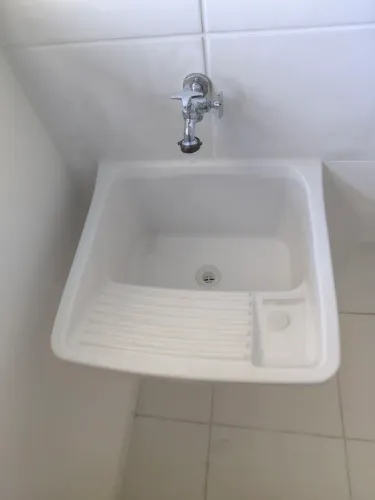 Tanque de plástico Novo