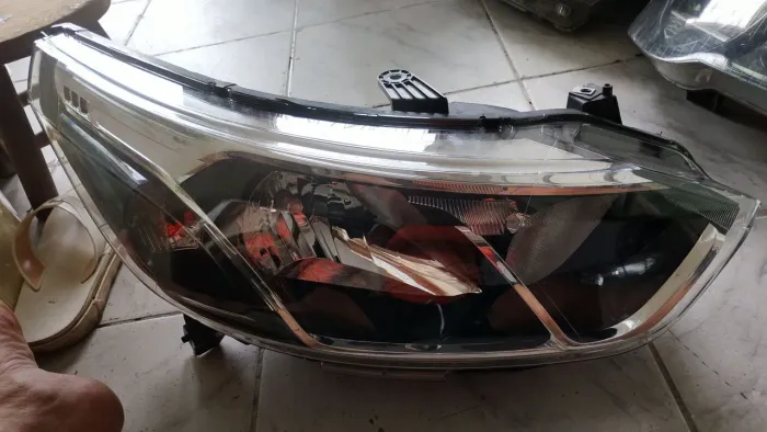 Vendo este farol do Cobalt original GM lado do passageiro