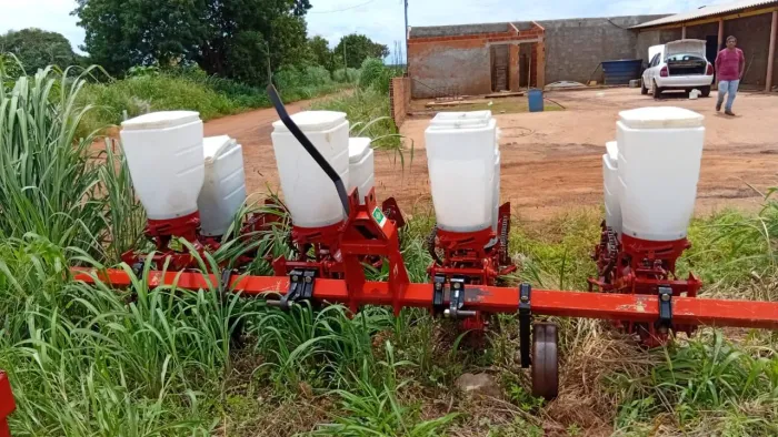 Plantadeira 4 linhas