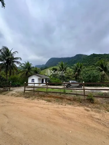 Chácara 3.000 m² em Cabeça Quebrada, Guarapari-ES, com casa, piscina, área gourmet e rio p