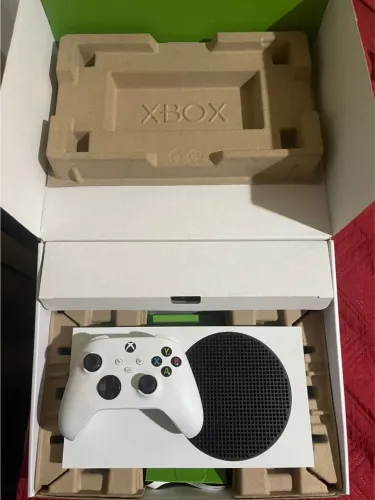 Xbox Séries S 512GB , impecável com a caixa