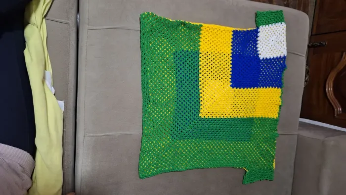 Vendo Blusa Feminina de Crocher com as cores do Brasil