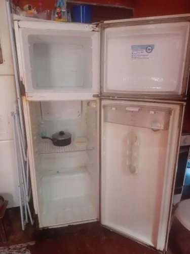 Geladeira Electrolux Super Freezer DCW41