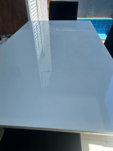 Vendo Mesa tampo vidro com 06 cadeiras