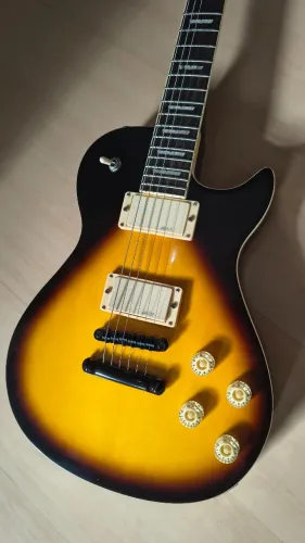 Guitarra Washburn Win Std Sunburst
