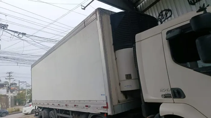 Vende se Baú Frigorífico16 Paletes