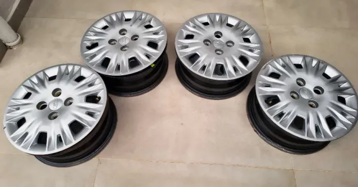 Jogo de Rodas de Aço + Calotas Originais Ford Ka Aro 14 - Impecáveis!