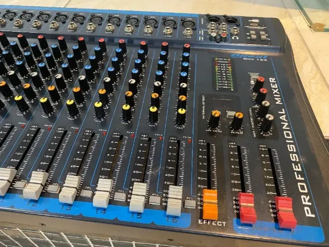 Mesa de Som Oneal OMX 162 - Funcionando Perfeitamente