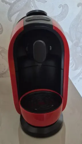 Cafeteira 3 Corações Vermelha 110V