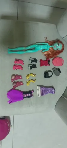 [RESERVADO] SUCATA boneca Lorna Monster High e acessórios 
